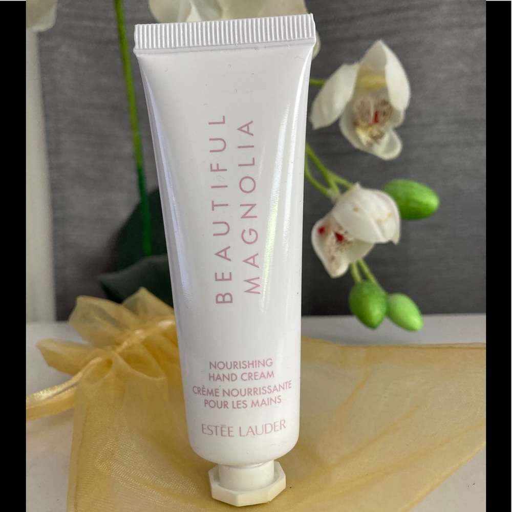 Brand new Estée Lauder Beautiful Magnolia hand cream